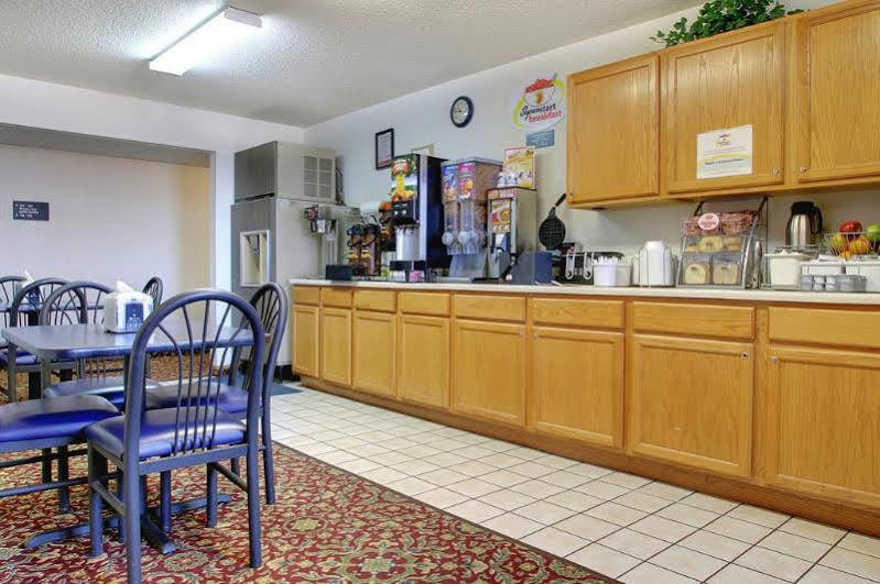 Super 8 By Wyndham Kirksville-University Area Kültér fotó