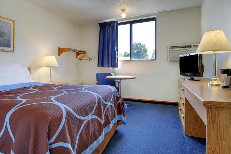 Super 8 By Wyndham Kirksville-University Area Kültér fotó